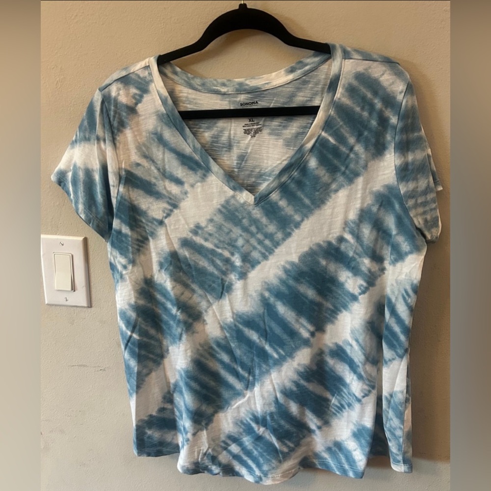 Sonoma White and Blue Tie-Dye V-Neck Short Sleeve Top